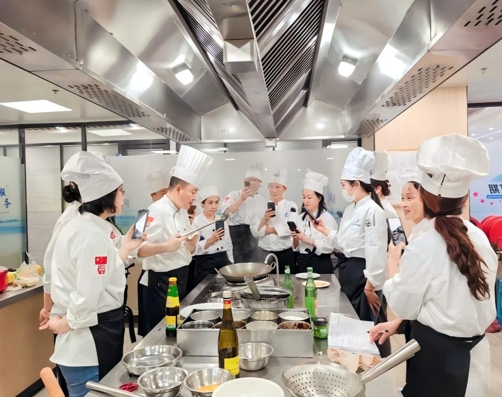 乌鲁木齐君帮惠民职业技能培训学校简介 乌鲁木齐君帮惠民职业技能培训学校简介